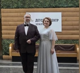 Семейный дуэт Петра и Марины Суховых подготовил концерт в ЦОК ВКС Семейный дуэт Петра и Марины Суховых подготовил концерт в ЦОК ВКС